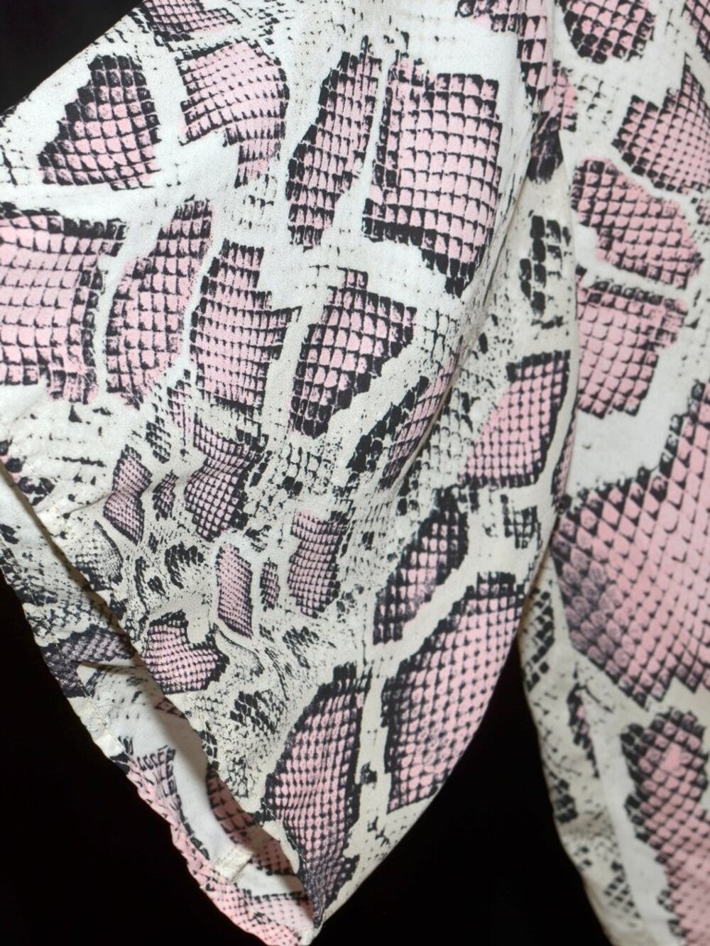 Adrienne Pink & Gray Snake Print V-Neck Front Tie Blouse Kimono Style Sleeves - Picture 5 of 11